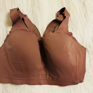 Victoria Secret Sports Bra (36DD)